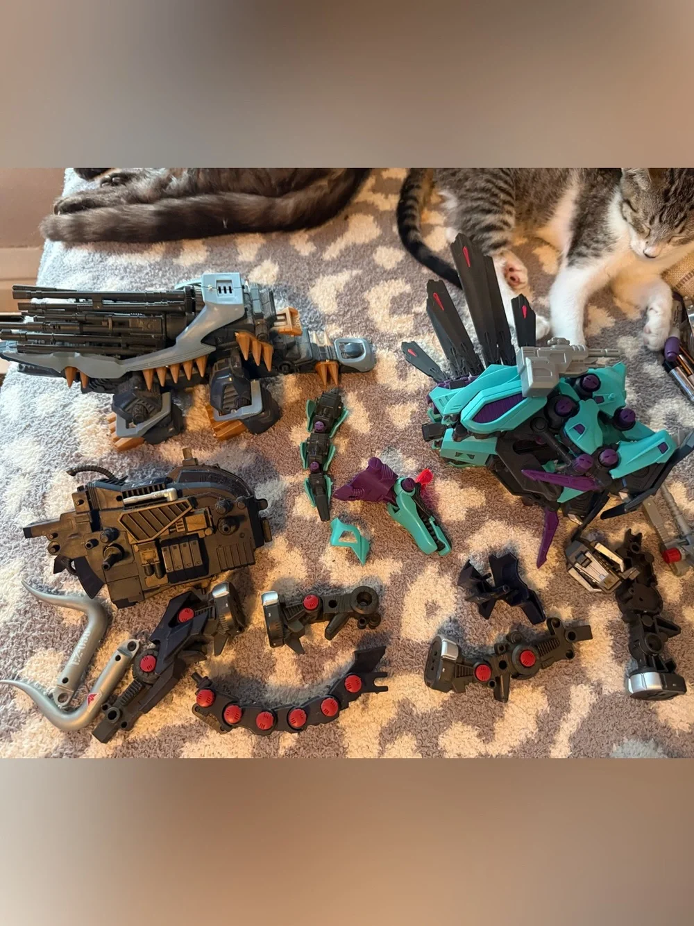 VINTAGE ZOIDS PARTS/ PIECES LOT- Dark Spiner Dino, Gunblaster, Elephander 2002